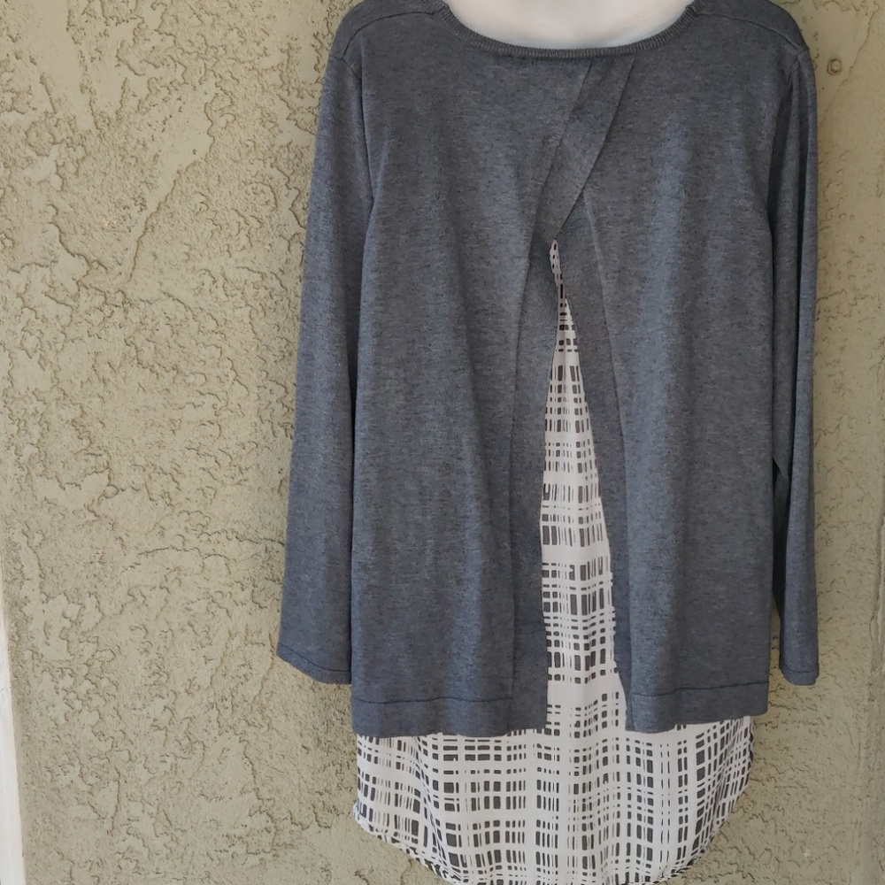 89th+ Madison chiffon split back sweater blouse - Picture 4 of 8